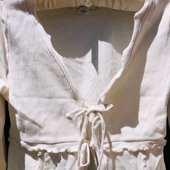 Kimchi Blue Cream tie front top new - Picture 11 of 16